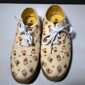 Disney Winnie the Pooh Women’s 10 Low Top Lace Up Shoes Sneakers